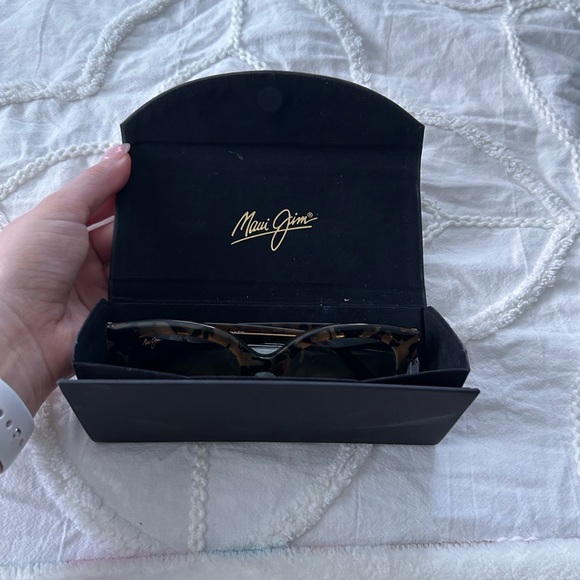 Maui Jim “honey girl” sunglasses - Picture 7 of 8